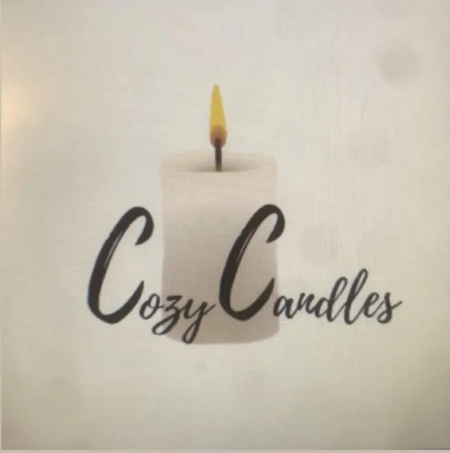 Logo van Cozy Candles: een brandende kaars met de naam in schrijfletters